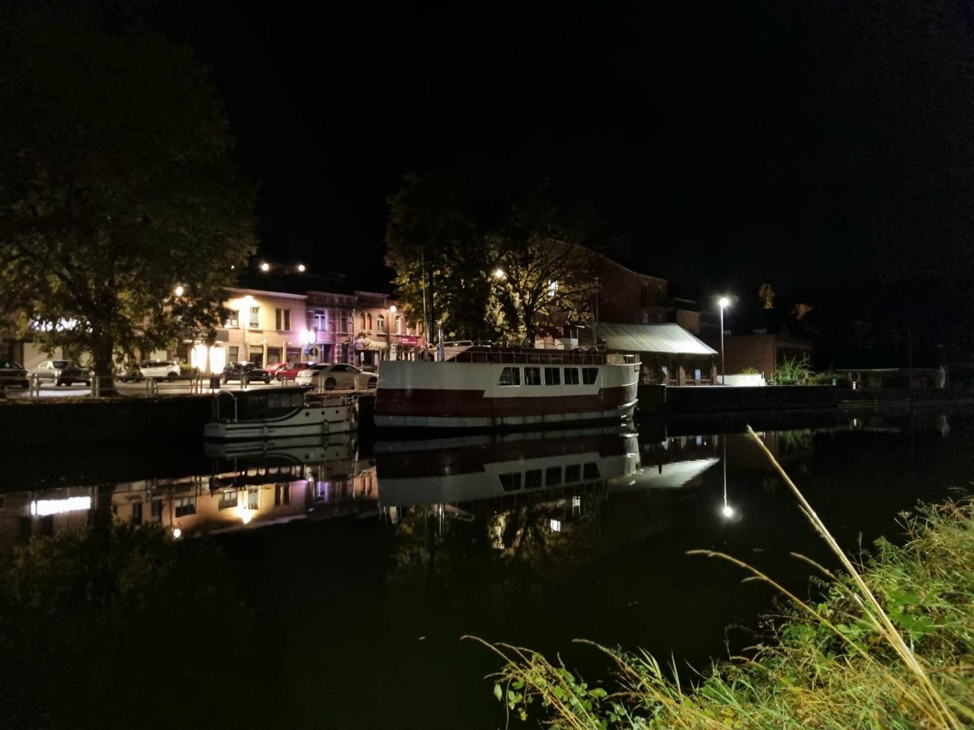 Gite Le Sambre Thuin Exterior photo